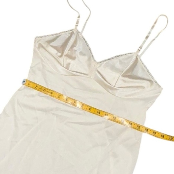 Vintage Vanity Fair Elegant Cream Chemise Slip - Picture 8 of 9